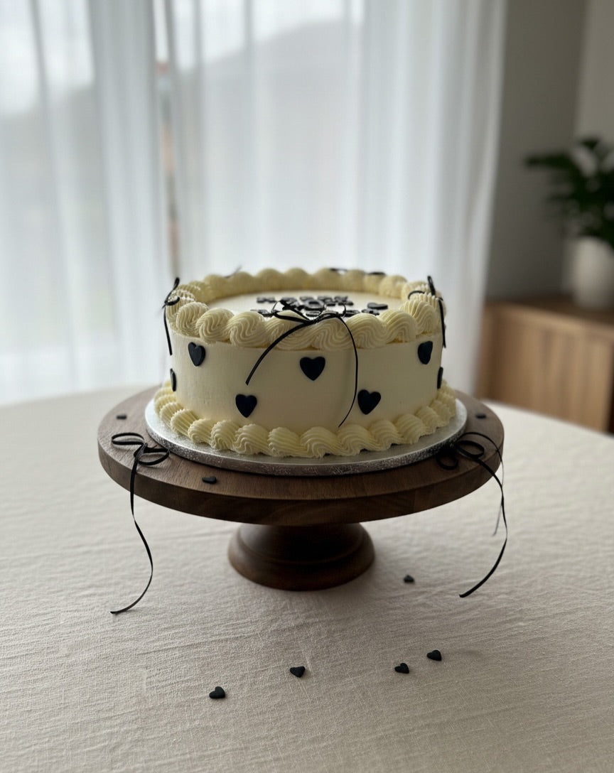 Birthday Girl Bow Cake by La Sura Bakery