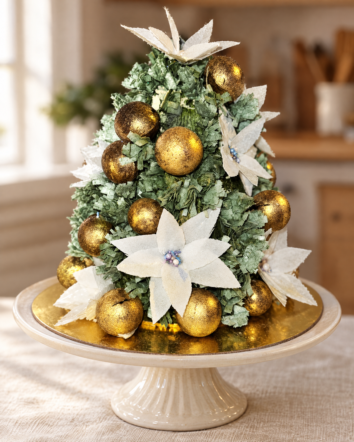 Christmas Tree Bauble Cake by La Sura Bakery